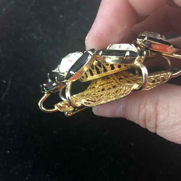 Elegant Black and Gold Vintage Rhinestone Brooch - Picture 5 of 5